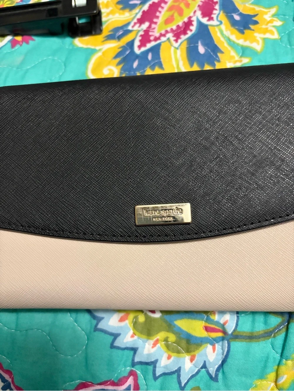 Kate Spade  Laurel Way Winni Black and Cream Two-Tone Leather Crossbody bag